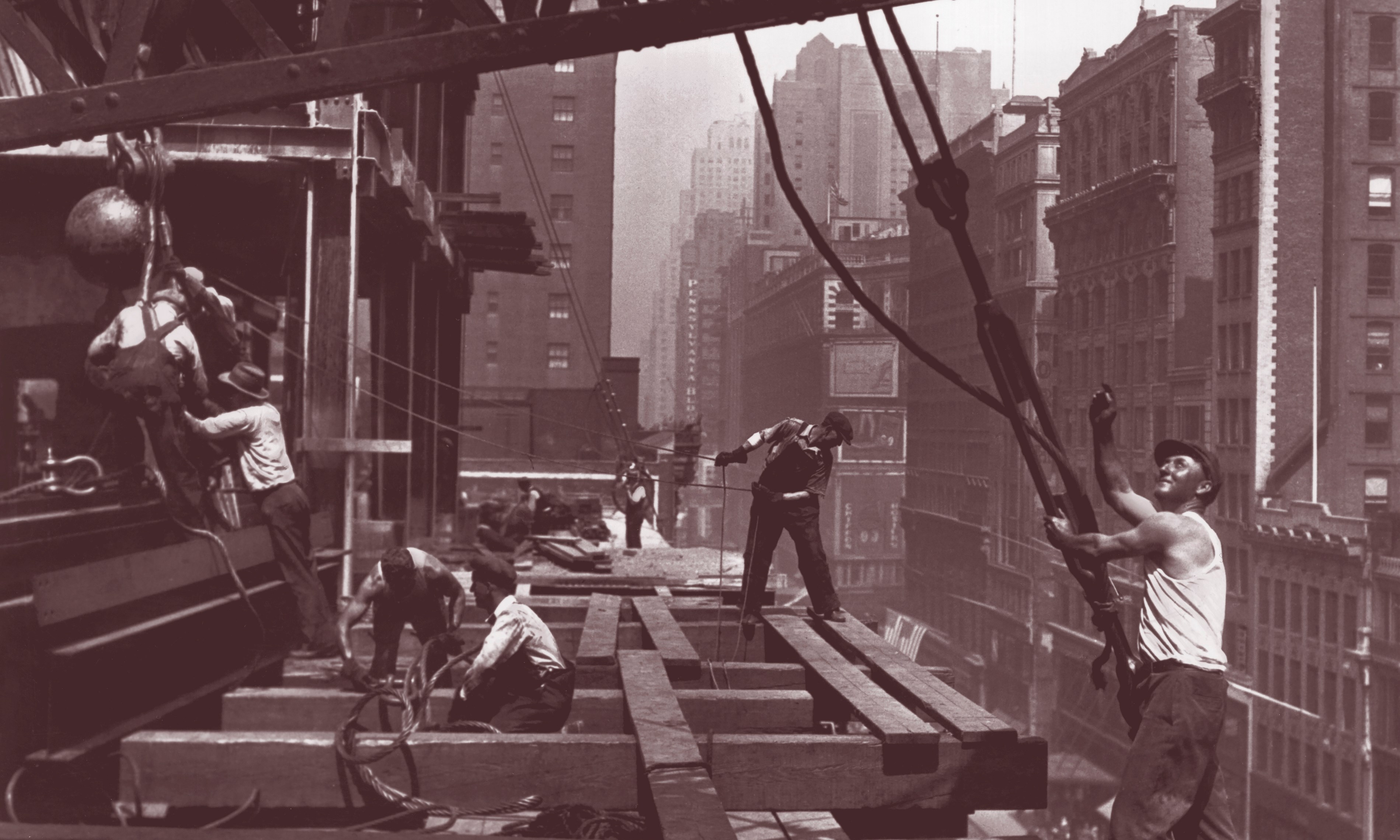 Jornal Destak indica 'Capitalismo, socialismo e democracia